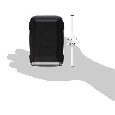 Größenvergleich der Hesler Schlüsselbox in einer Hand, Höhe 12 cm